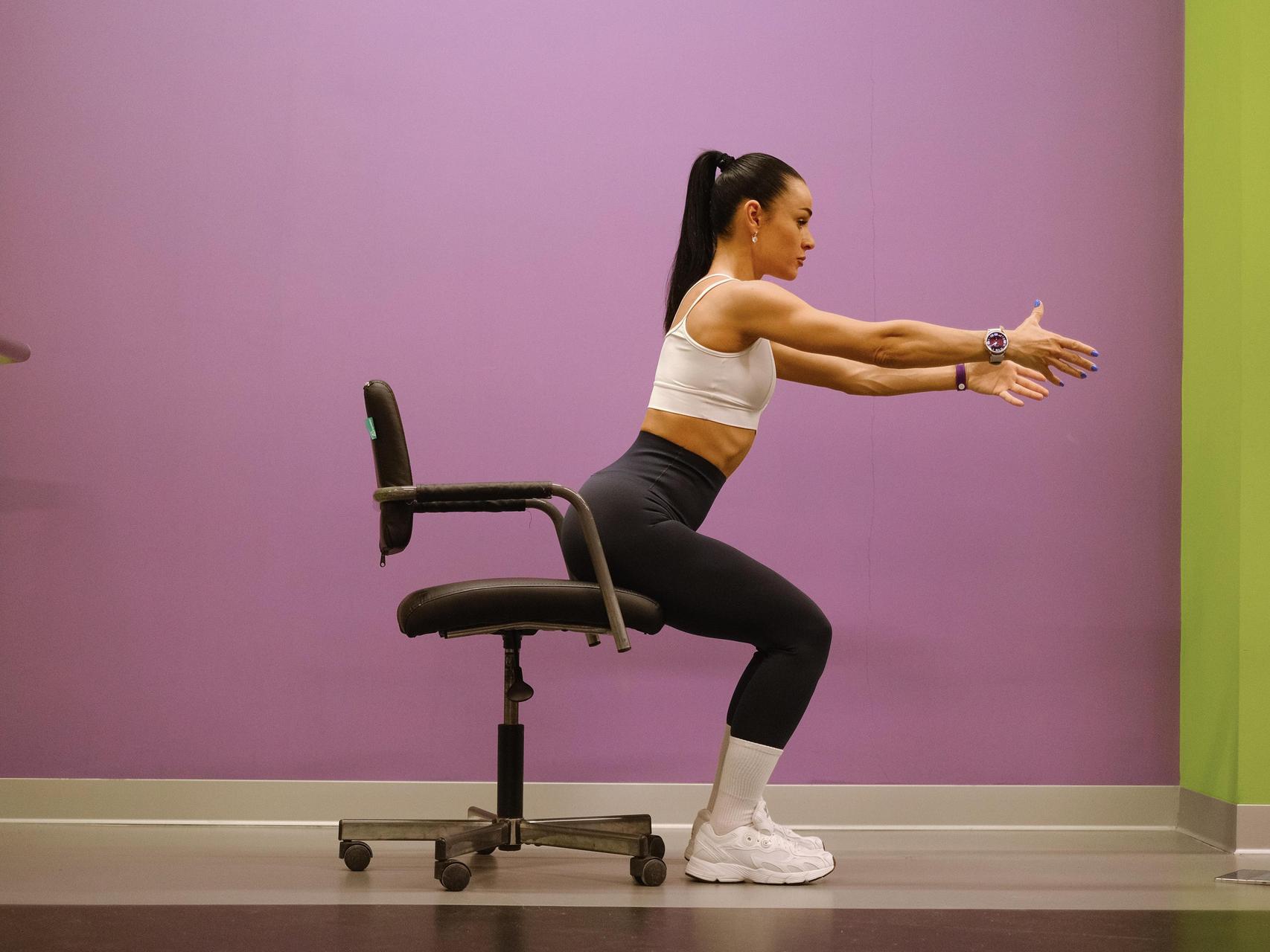 Posisi duduk ergonomis yang ideal di meja kerja